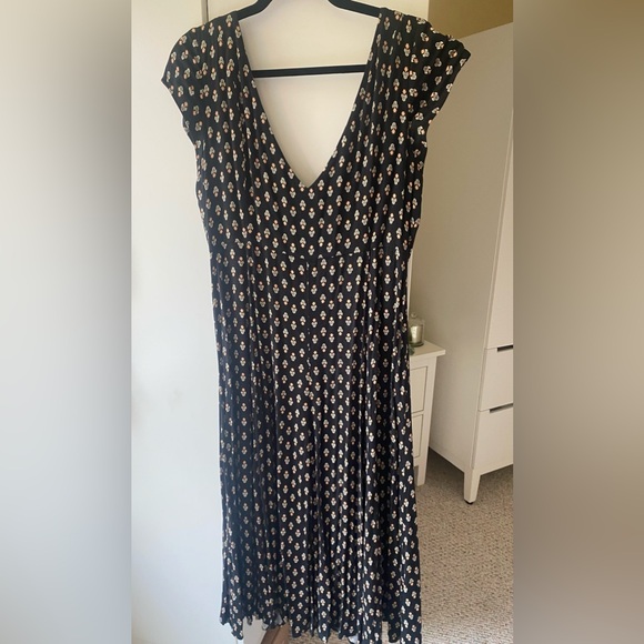 Urban Outfitters Floral long maxi dress size Large - Picture 1 of 4